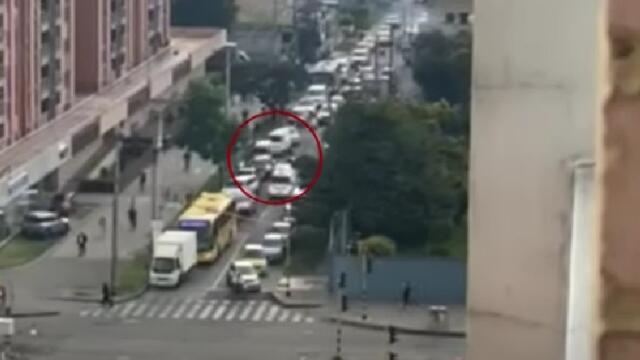Captan supuesta imprudencia de ambulancia por trancones en Bogotá Captan supuesta imprudencia de ambulancia por trancones en Bogotá
