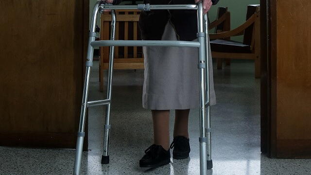 Mujer de 80 años murió mientras hacía fila para cobrar un subsidio del Gobierno nacional 