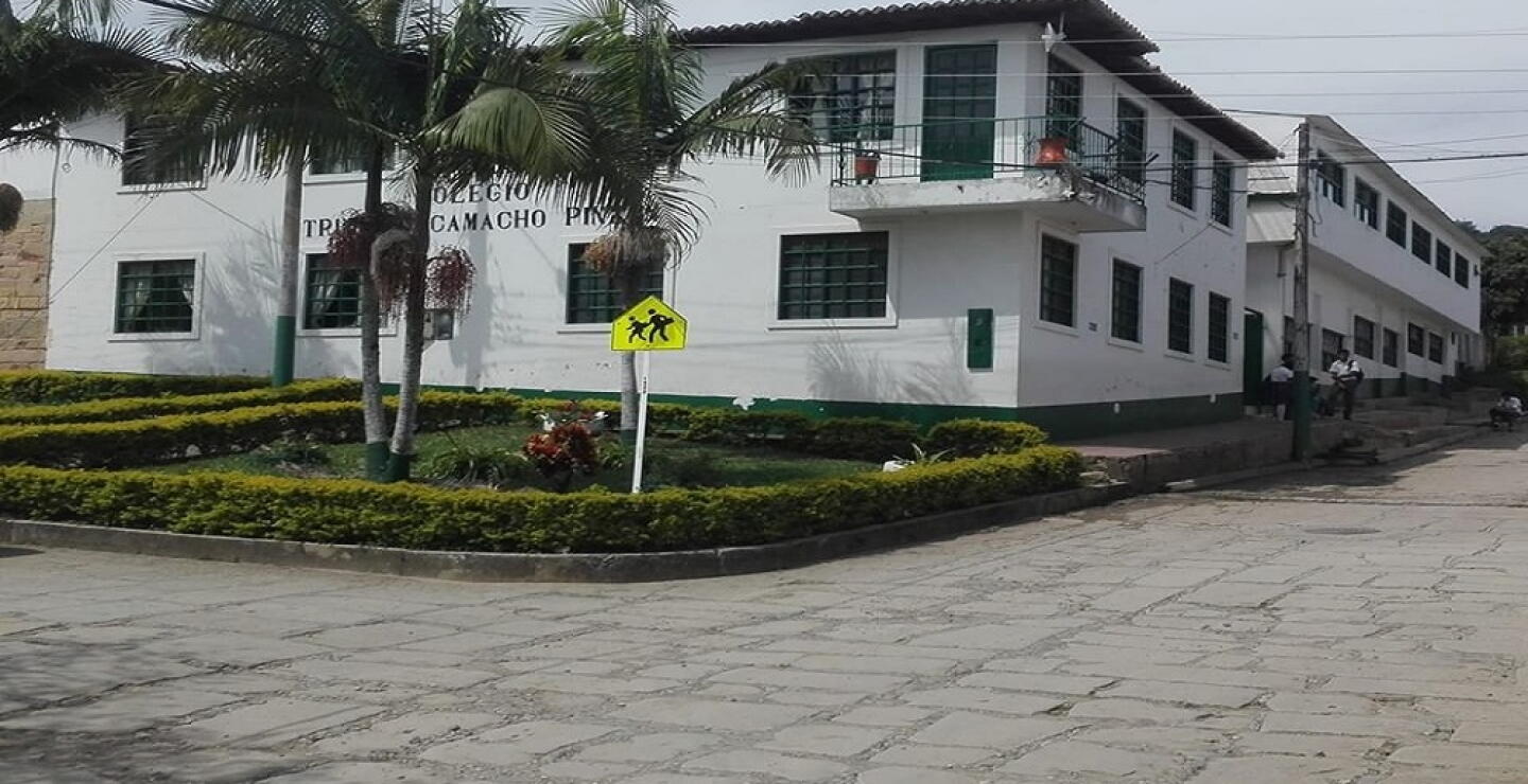 357767_BLU Radio. Colegio Barbosa, Santander / Foto:Suministrada