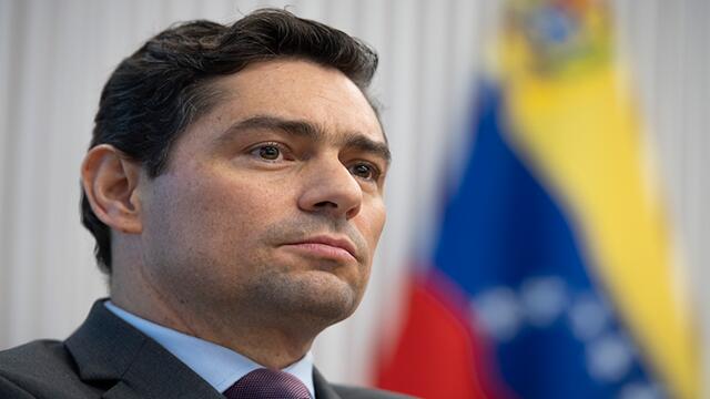 Personas del círculo de Maduro están negociando su salida: Carlos Vecchio Personas del círculo de Maduro están negociando su salida: Carlos Vecchio