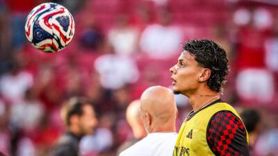 Richard Ríos en la previa del partido entre Benfica y Fenerbahçe.