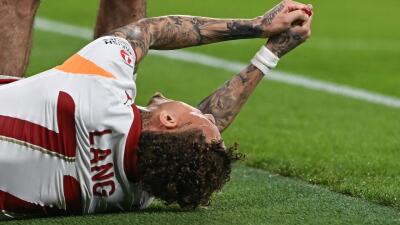  Noa Lang se lesionó el pulgar mientras disputaba el juego entre Liverpool y Galatasaray en Champions League. 