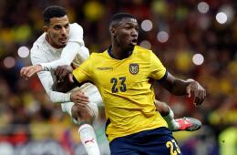 Acción de juego entre Ecuador y Marruecos en duelo de preparación.
