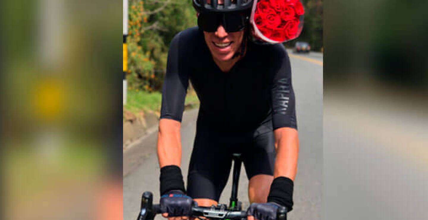 rigoberto-con-flores.jpg