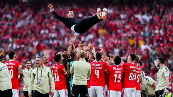 Benfica se proclamó campeón tras ganarle 3-0 al Santa Clara Benfica se proclamó campeón tras ganarle 3-0 al Santa Clara
