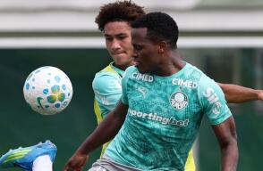 Jhon Arias volvió a entrenamiento con Palmeiras.