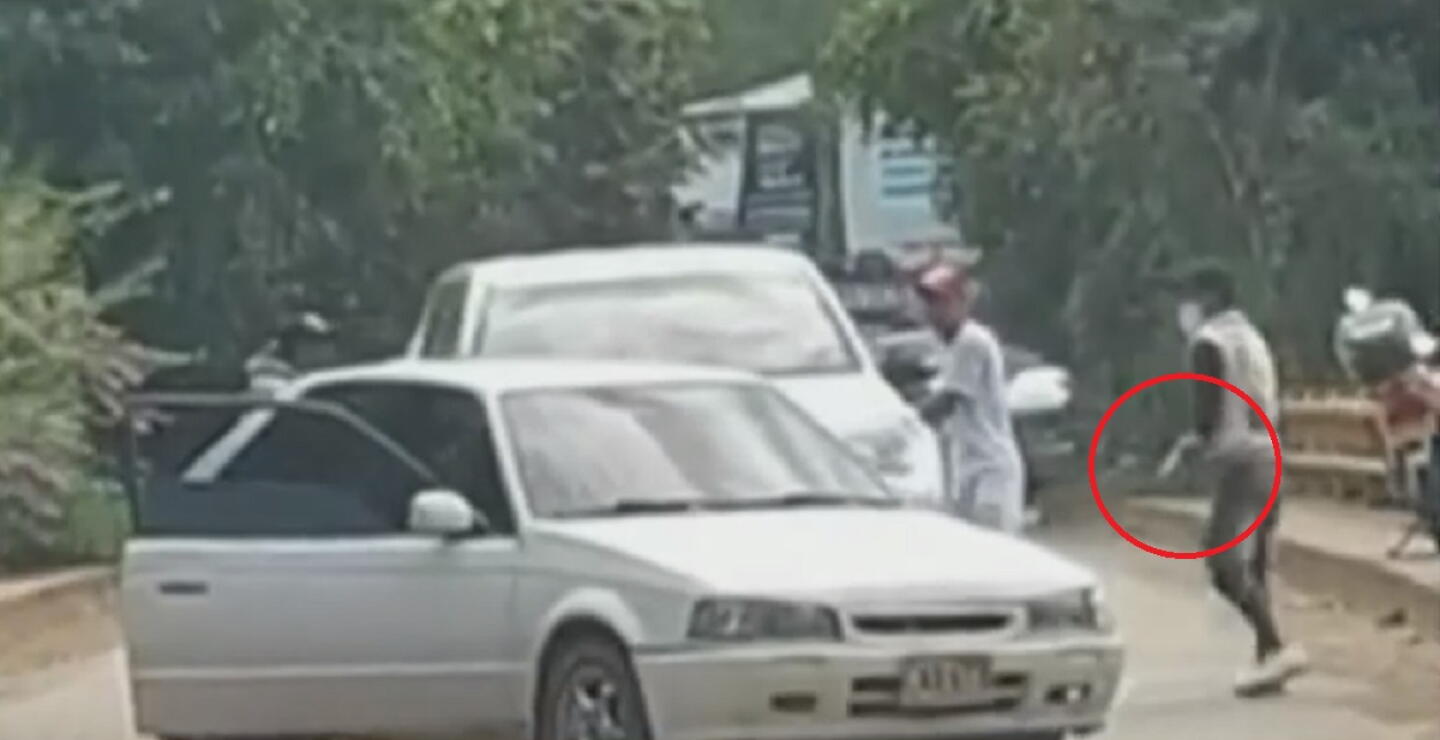 Impactante video: ladrones parquean su carro en mitad de la vía y roban a otros conductores en Cali