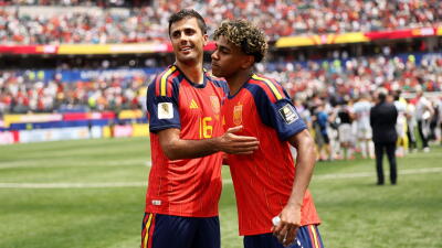 Lamine Yamal junto a Rodri en uno de los partidos de España en el Mundial 2026.