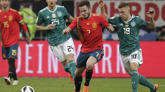 333219_Acción de juego entre España y Alemania 333219_Acción de juego entre España y Alemania