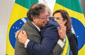 Abrazo entre Gustavo Petro y Lula da Silva
