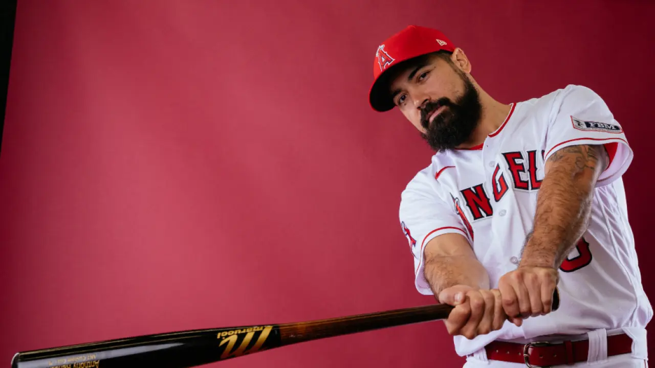 Anthony Rendon Baseball Quote MLB: Anthony Rendón recibió una dura sanción, tras incidente con un ...