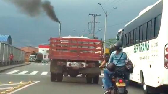 200416_chimeneas-andantes-medellin-contaminacion-carros_0.jpg 200416_chimeneas-andantes-medellin-contaminacion-carros_0.jpg