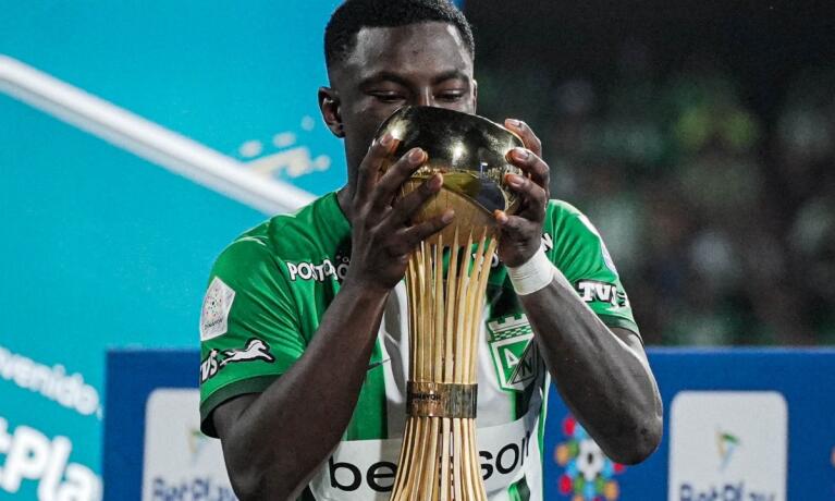 Marino Hinestroza en Atlético Nacional.jpg Marino Hinestroza en Atlético Nacional.jpg