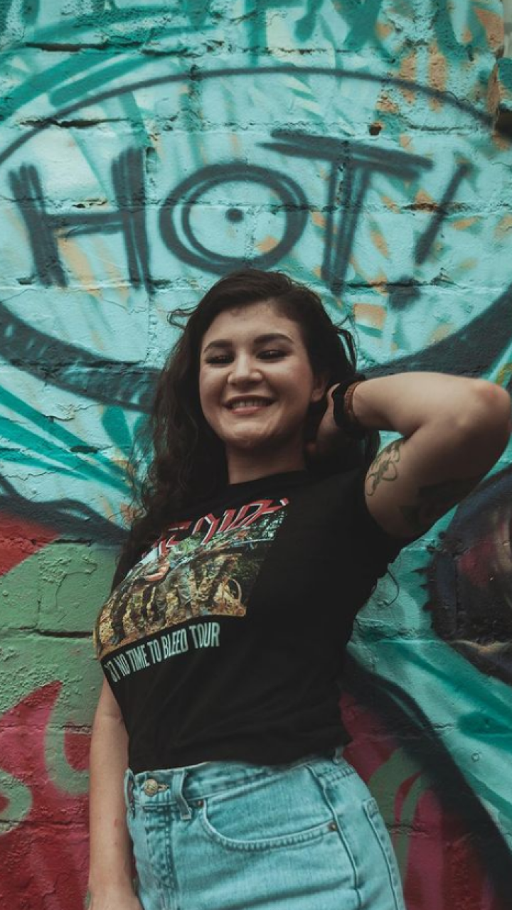 La contrataron como estríper para una despedida de soltero y terminó desnuda en la fiesta de su hermano