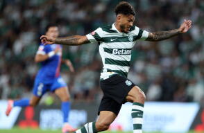 Luis Javier Suárez en acción de juego con Sporting Lisboa vs. Alverca en la Liga de Portugal. 