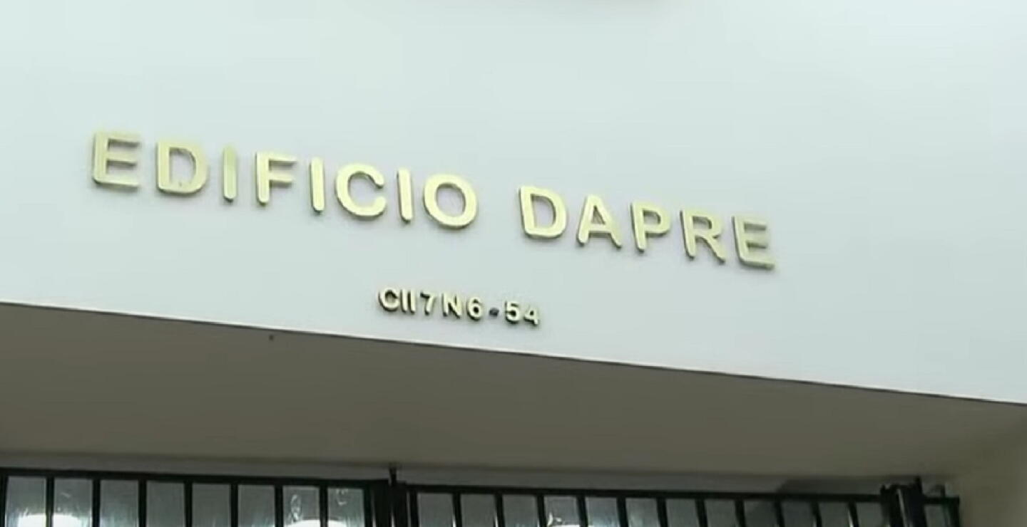 Dijin realiza diligencia judicial en oficinas del DAPRE por caso de corrupción en la UNGRD
