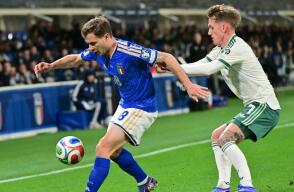 Acción de juego entre Italia vs. Irlanda del Norte en busca de un lugar en el Mundial 2026.