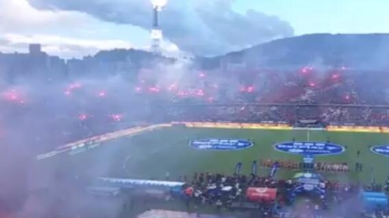 Recibimiento de la Hinchada del Medellín para la final contra Santa Fe en el Atanasio Girardot.