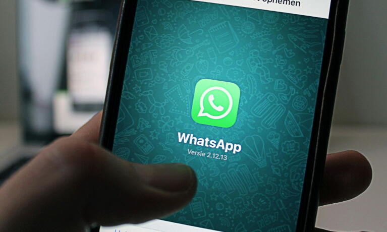 WhatsApp WhatsApp