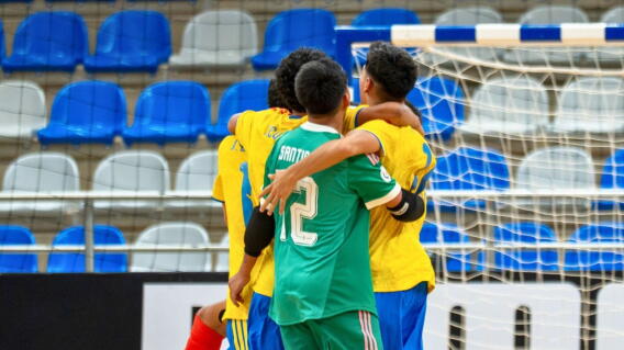Selección Colombia Sub-17 de Futsal en el Sudamericano en Paraguay.