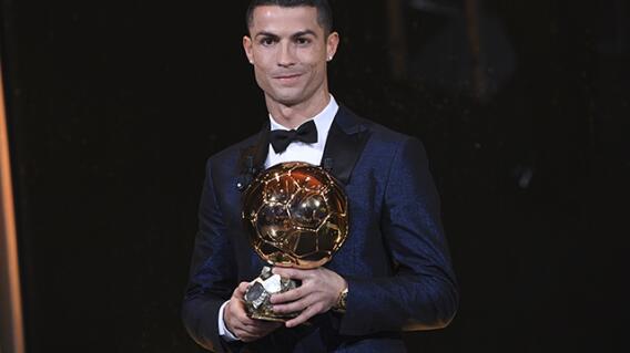 271762_cristianoronaldobalondeoro071217afpe.jpg 271762_cristianoronaldobalondeoro071217afpe.jpg