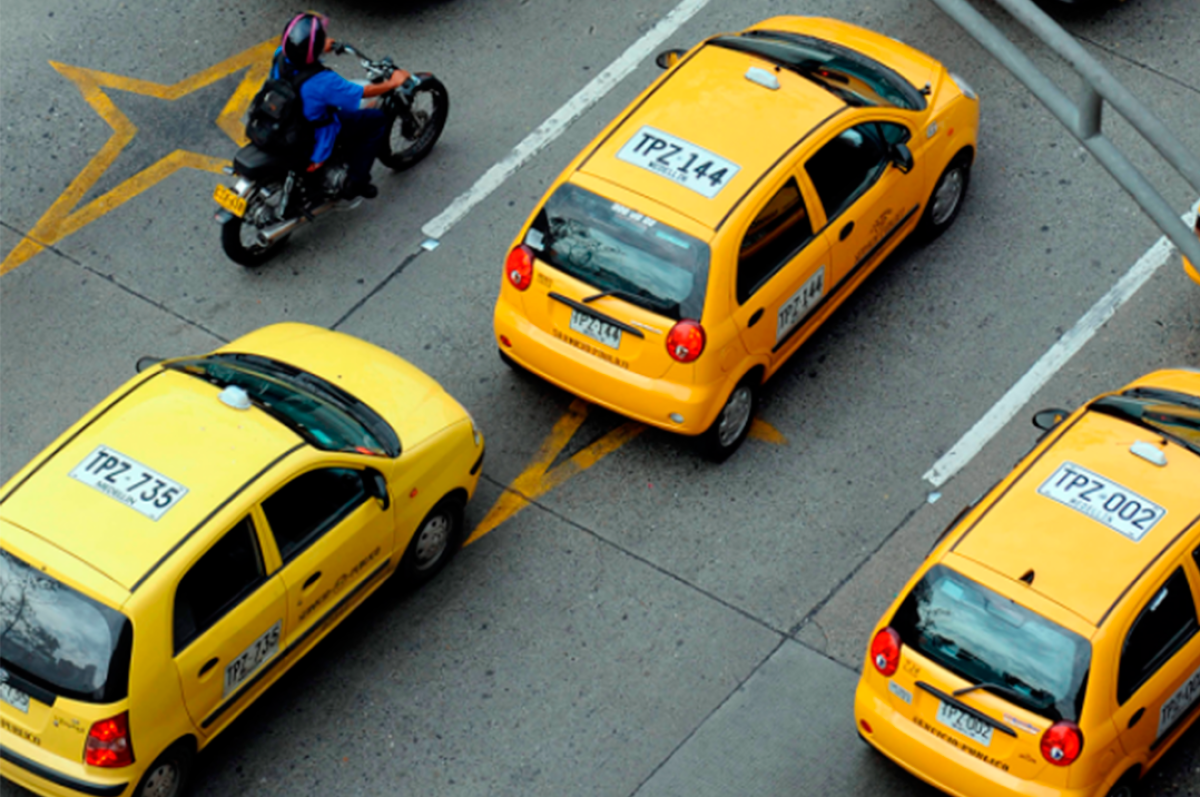 275381_BLU Radio. Taxis / Foto de referencia: AFP
