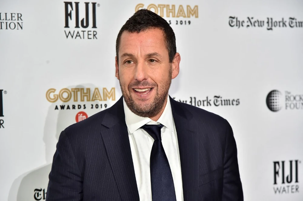 Adam Sandler se posiciona como el actor mejor remunerado de Hollywood en 2023