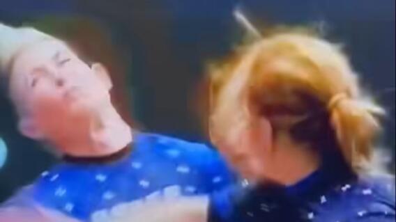 Luchadora termina 'reiniciada' tras contundente KO Luchadora termina 'reiniciada' tras contundente KO