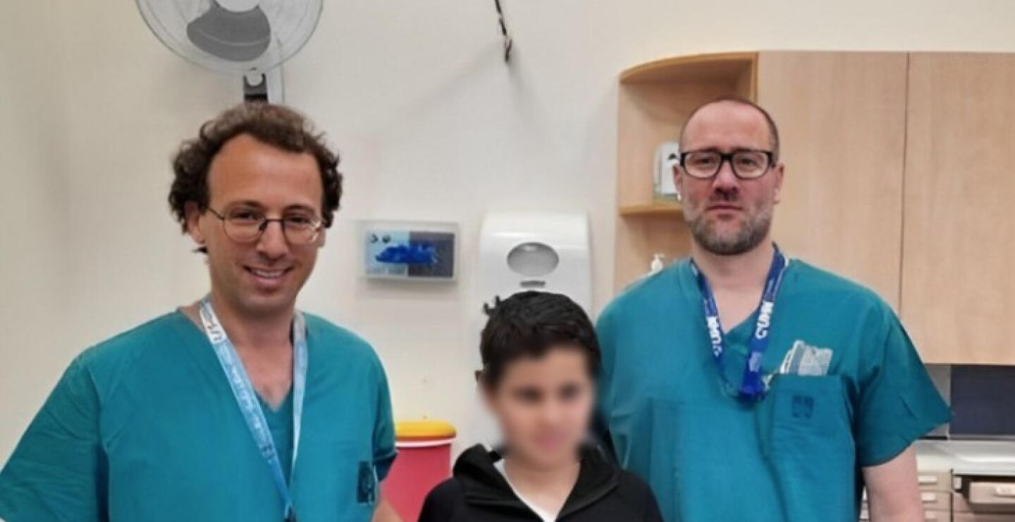 Médicos lograron unir la cabeza de un niño a su cuerpo tras sufrir una decapitación interna 