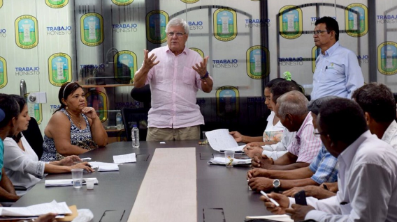 272237_Alcalde de Soledad, Joao Herrera, durante una reunión en su despacho. Foto: twitter @soledadalcaldia