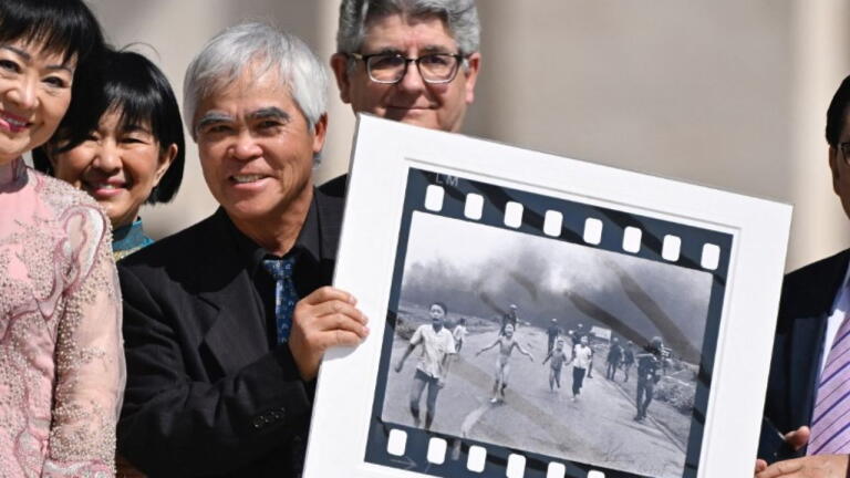 La Ni a Del Napalm Suspende La Autor a A Nick Ut De La Ic nica Foto En la-ni-a-del-napalm-suspende-la-autor-a-a-nick-ut-de-la-ic-nica-foto-en