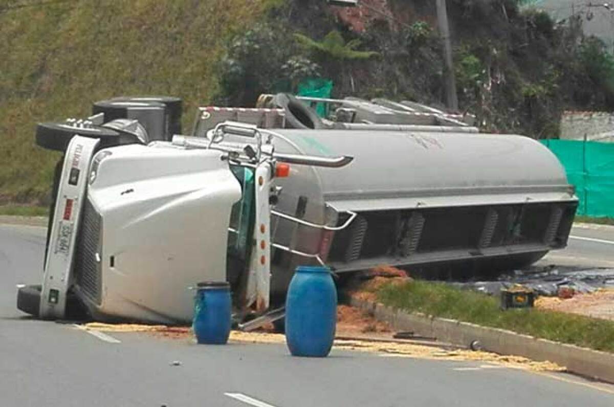 061015_accidente_camion_medellin_0.jpg