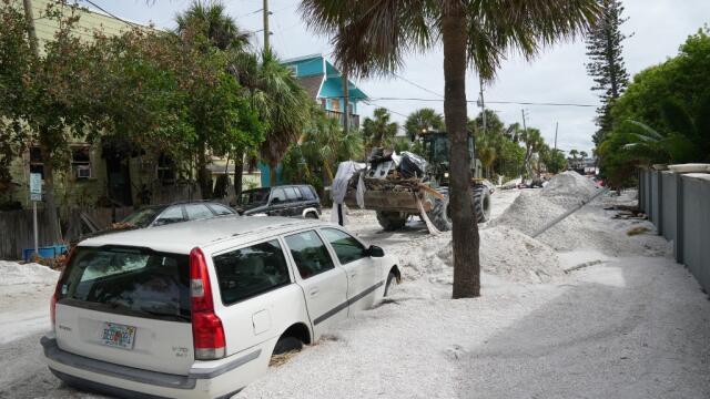Huracán Milton en vivo: baja a categoría 4 mientras se acerca a Florida, EE. UU. Huracán Milton en vivo: baja a categoría 4 mientras se acerca a Florida, EE. UU.