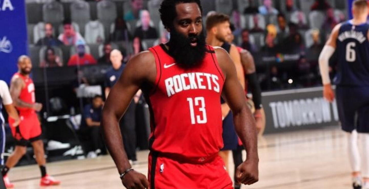372951_James Harden / AFP
