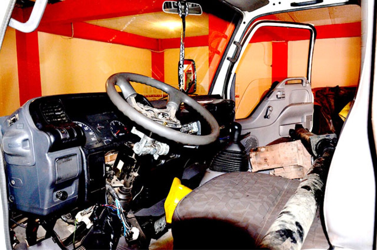 111015_deshuesadero-carros-medellin.jpg