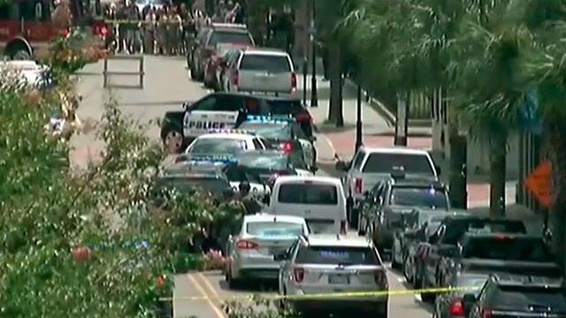 Un rehén muerto dejó la toma de un restaurante por parte de exempleado en Charleston, EE. UU.