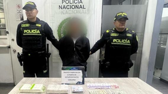 Capturan a hombre en la terminal El Salitre Capturan a hombre en la terminal El Salitre