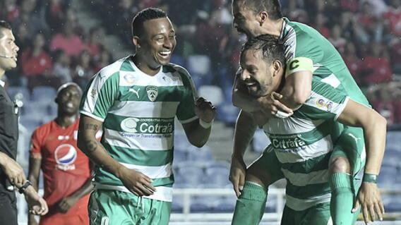 339570_Carlos Peralta con Equidad