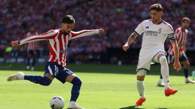 Fede Valverde en Atlético vs. Real Madrid en el derbi por Liga de España.