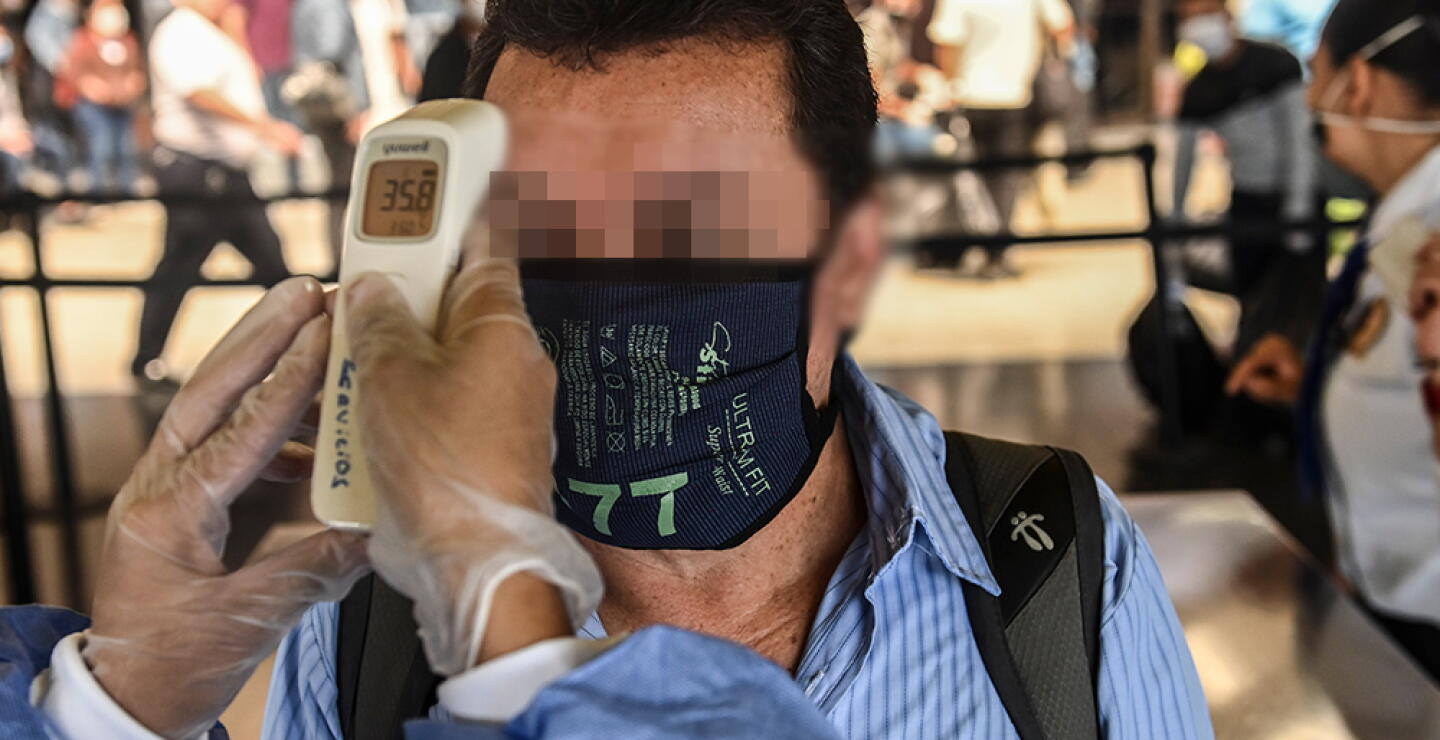 374047_Controles en terminales de transporte durante la pandemia // Foto: AFP, imagen de referencia
