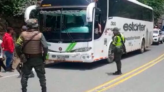 362882_bus-devuelto-en-dabeiba_bluradio