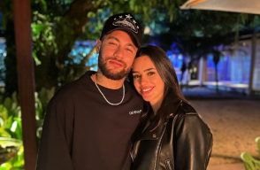 Neymar junto a su pareja Bruna Biancardi, con quien está esperando un hijo.