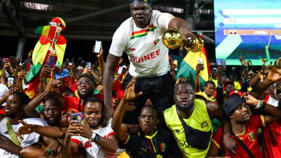 Hinchas en Guinea vs Gambia, Copa de África Hinchas en Guinea vs Gambia, Copa de África