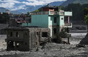 Nepal, una semana después de la tragedia: más de 5.000 personas siguen desaparecidas