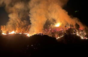Voraz incendio en zona rural de Charta, Santander
