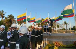 353000_BLU Radio// Homenajes en Barranquilla por atentado en la escuela de cadetes general Santander. Foto: Cortesía