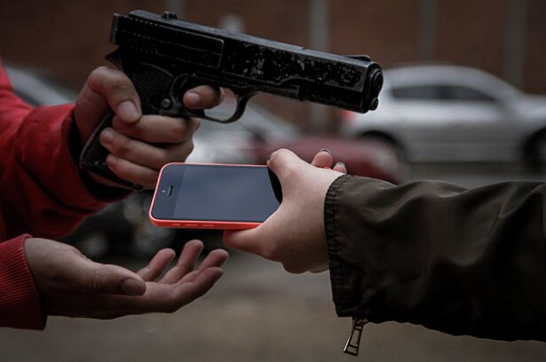 200815-robo-celular.jpg