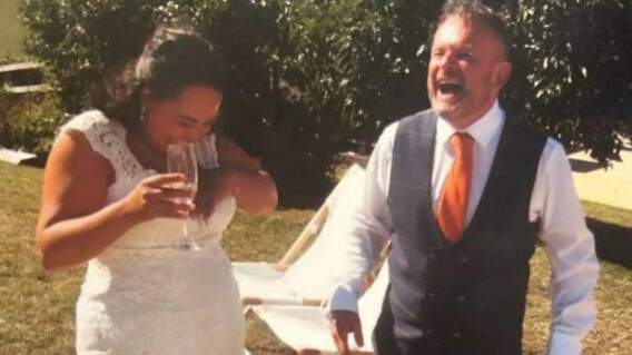 Pensó que su esposa le estaba siendo infiel Pensó que su esposa le estaba siendo infiel