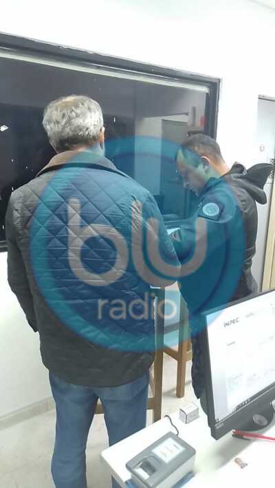 Primera foto del senador Ciro Ramírez ingresando a la cárcel La Picota de Bogotá
Primera foto del senador Ciro Ramírez ingresando a la cárcel La Picota de Bogotá