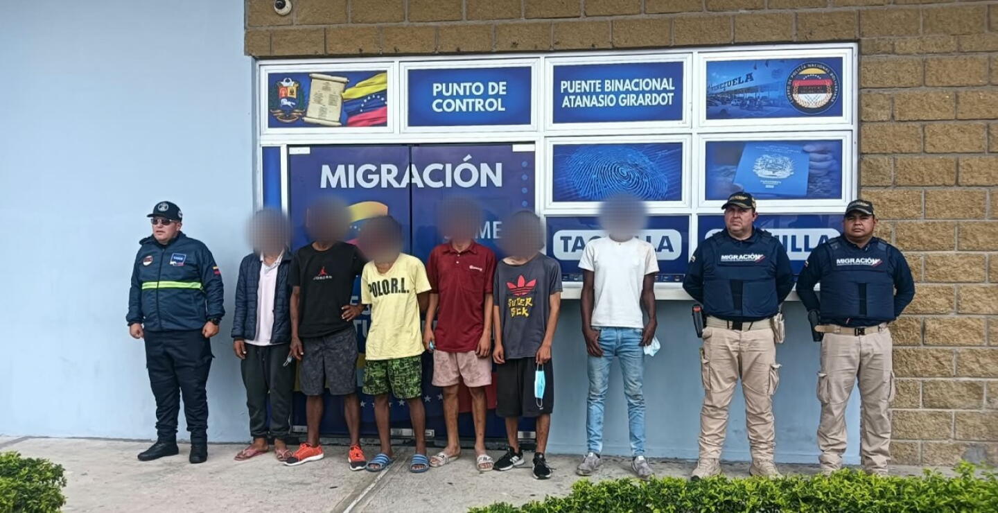 Extranjeros reincidentes fueron expulsados de Santander.jpg
